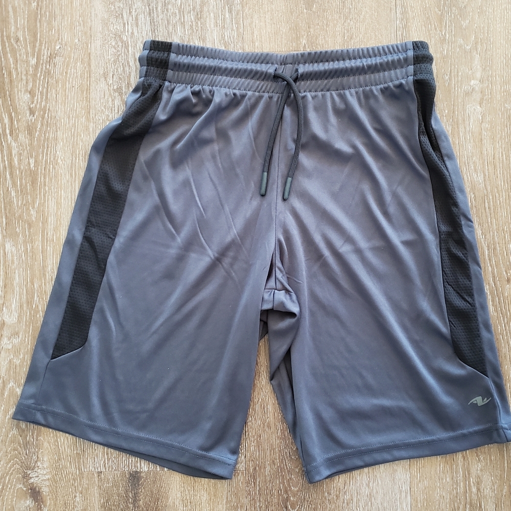 3/$20 Kids Boys Athletic Works Gray Mesh Basketball Shorts Activewear, XL 14-16